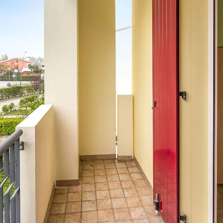 1 Bedroom In Apartment